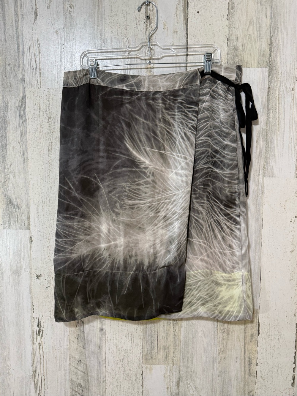 Simply Vera Feather Print Midi Wrap Skirt Ribbon Side Tie Neon Green Accent